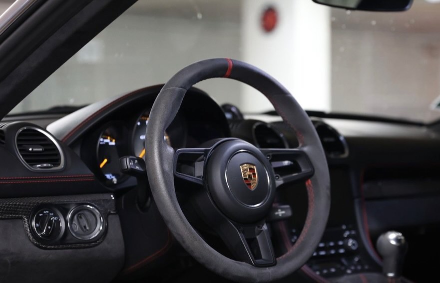 Porsche 718 Cayman GT4 — photo 5