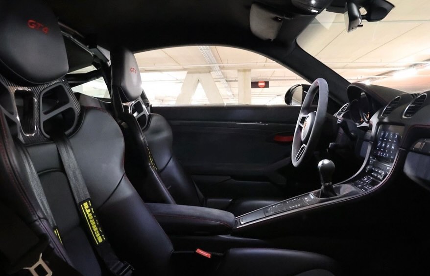Porsche 718 Cayman GT4 — photo 6