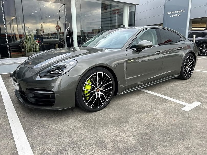 Porsche Panamera 4 E-Hybrid Platinum Edition — photo 6