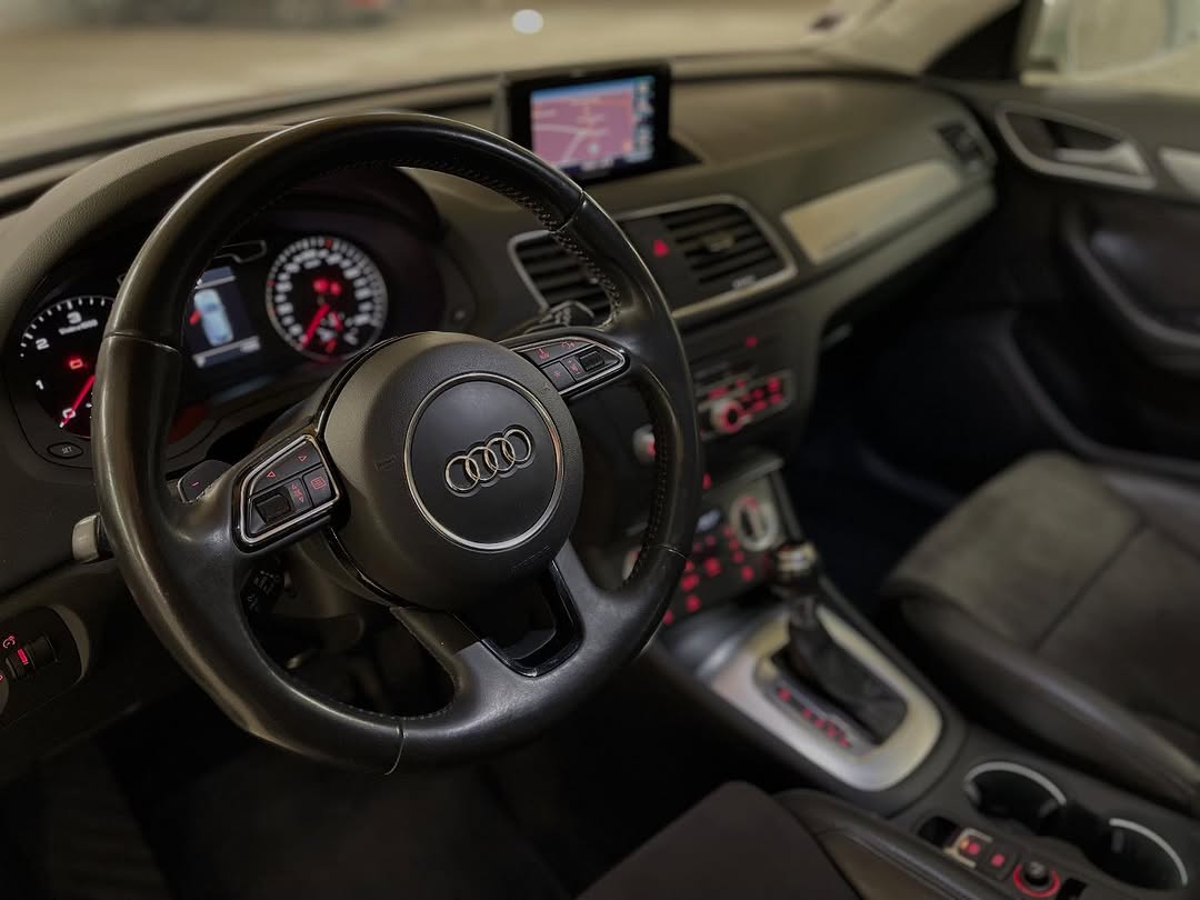 Audi Q3 Ambition Luxe Quattro S-tronic — photo 6