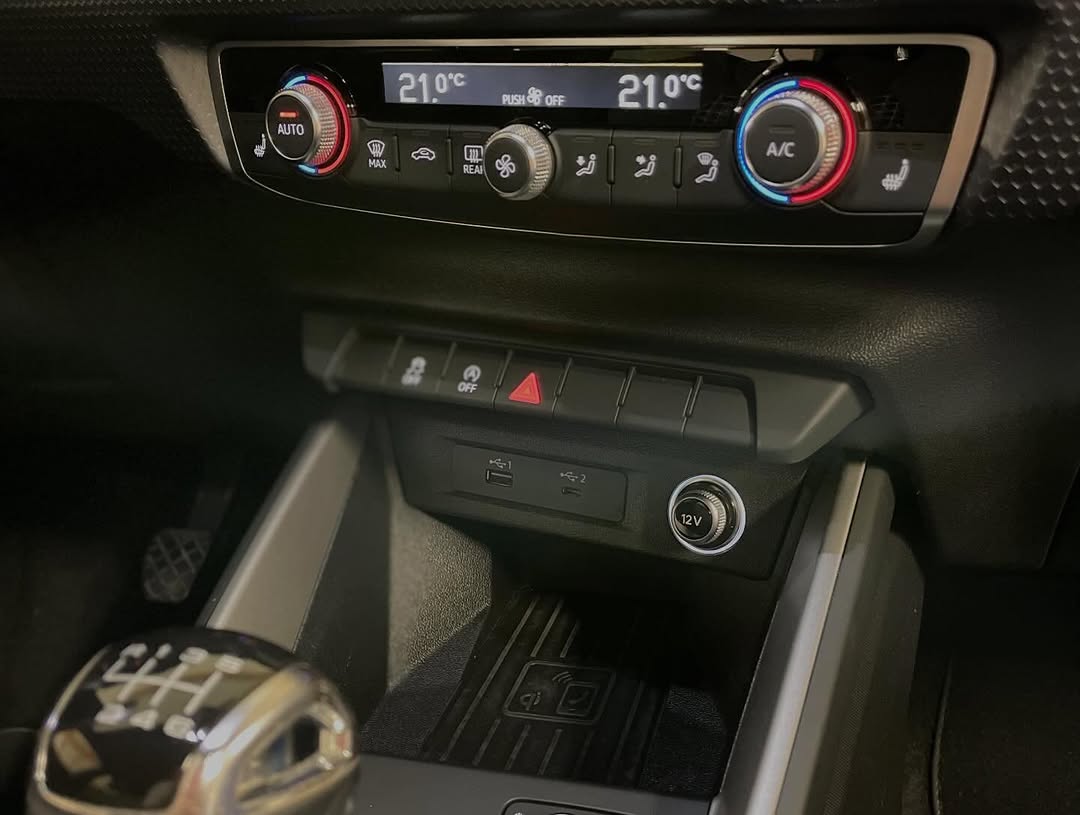 Audi A1 Sportback 30 S-Line Edition One — photo 10