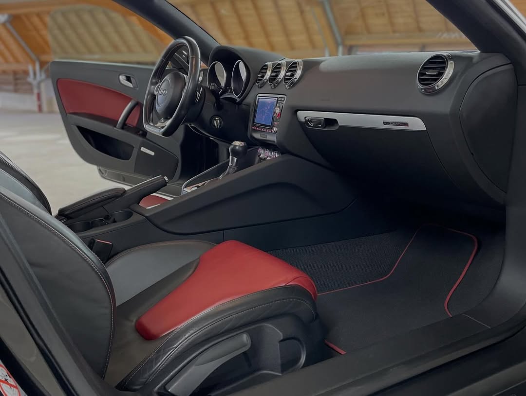 Audi TTS Roadster — photo 10