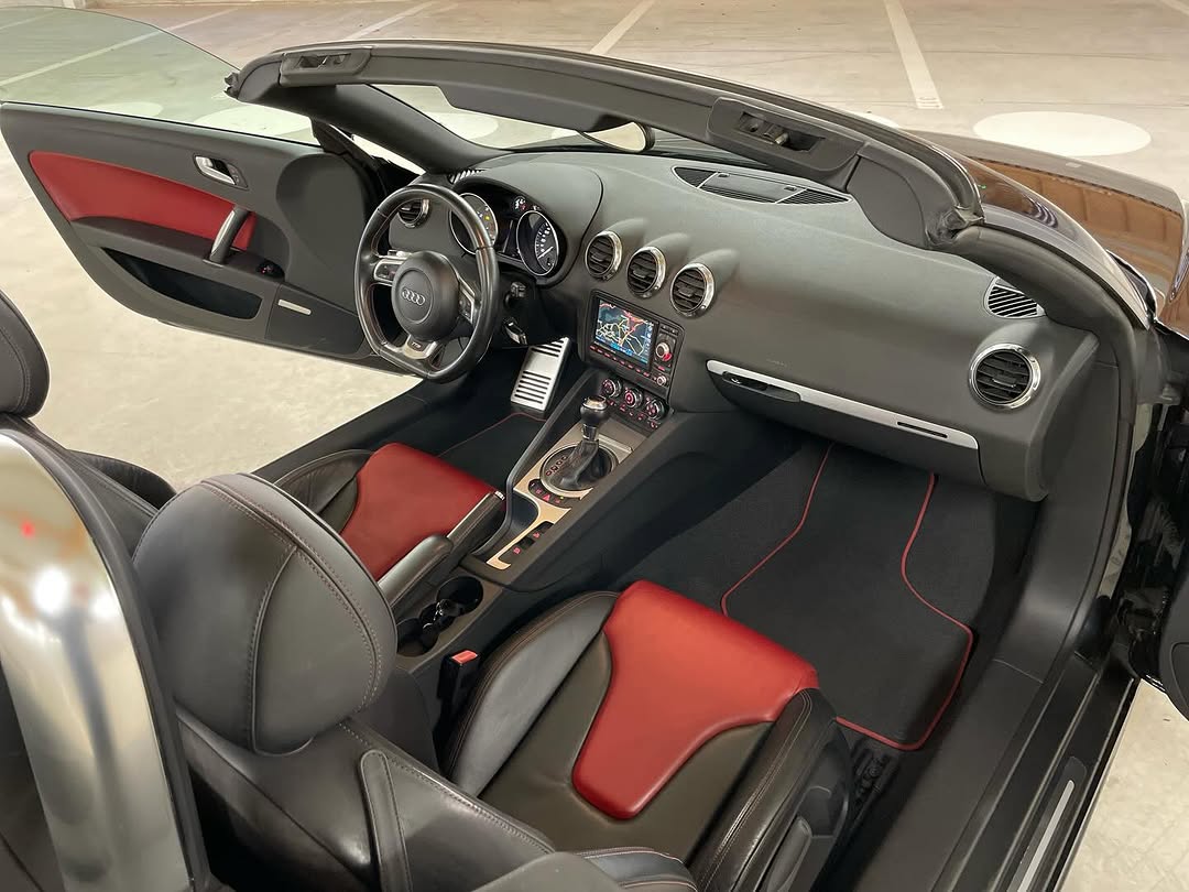Audi TTS Roadster — photo 11